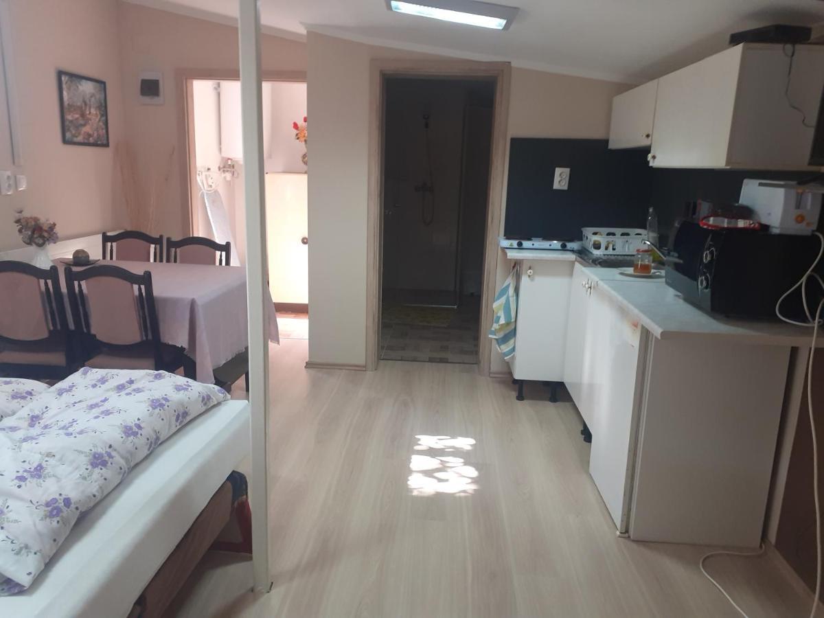Csilla Apartman Balogunyom Exterior photo